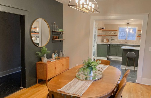 Historic Edgefield House | 1 Mile from Broadway ♫ 3BR+3BA+Bunkroom ♫King Bed♫Gated Yard♫Child Friendly