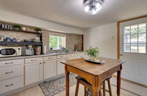 Toledo House | 10 min to Elmarra River: Pets Welcome!