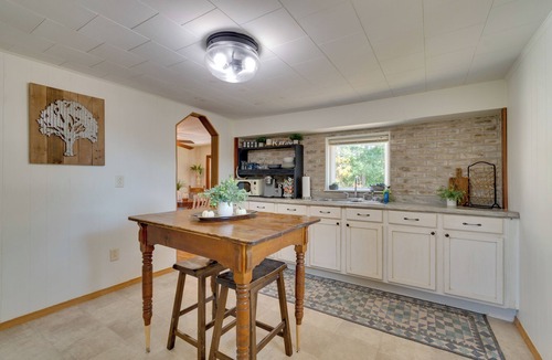 Toledo House | 10 min to Elmarra River: Pets Welcome!