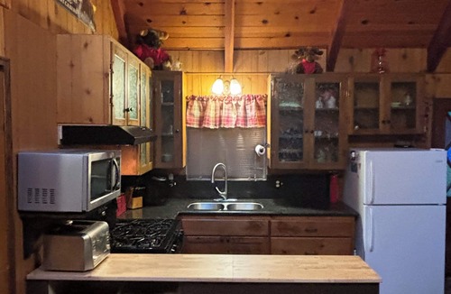 Lake Arrowhead Cabin | 10% off-FIRST RESPONDERS/MILITARY/VETS - Lake Arrowhead Moose Lodge.