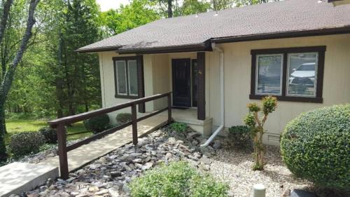 Hot Springs Village Apartment | 14624 - 24 Lindsay Lane