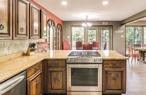Southaven House | 15 Mi to University of Memphis: Getaway w/Games