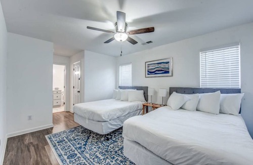 University District House | 168 m² House ∙ 4 bedrooms ∙ 12 guests