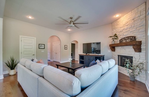 Fayetteville House | 175 m² House ∙ 3 bedrooms ∙ 6 guests