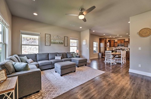 Fayetteville House | 176 m² House ∙ 4 bedrooms ∙ 9 guests