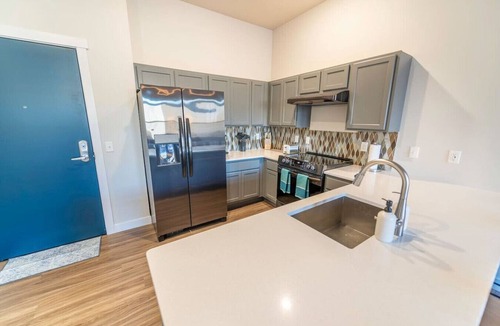Downtown Eau Claire Apartment | 1br Apartment/Downtown/UWEC/Hospital/Clinic