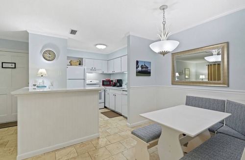 Demere Park Condo | 1BR Ground Floor Condo with Screened-in Porch! Reduced rates for August!