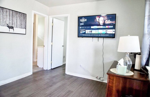 Central Oklahoma City Apartment | 1BR minutes from the OKC Zoo, Science Museum & Remington Park #TB