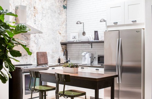 Arts District Apartment | 2 Bedroom Apartment in the Heart of Downtown! (Loft 303)