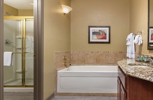 Pennington Bend Resort | 2 Bedroom Deluxe Villa at the Wyndham Nashville Resort