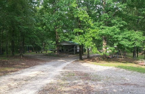 Bismarck House | 2 bedroom family vacation cottage (Caddo Cottage) near DeGray Lake.