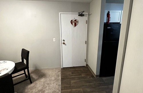 West Bloomington Condo | 2 BR con patio por el centro comercial