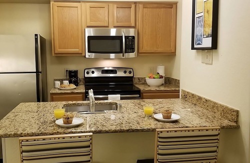 White Station House | 2 Comfortable Units! w/ Parking, Pets Allowed Near Children's Museum of Memphis!