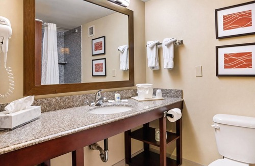 Highlands - Perkins Hotel | 2 Convenient Units w/Breafast | Near LSU, Zoo & Mall of Louisiana & I-10 Access