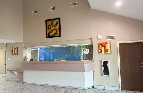 Parkway Village Apartment | 2 Full Beds|Non-Smoking