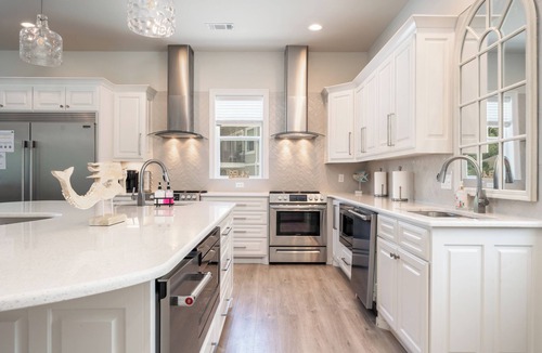 Hot Springs House | 2 Luxury Lakefront Homes, Private Pool, Hot Tub, Boat Dock, Putting Green, Views