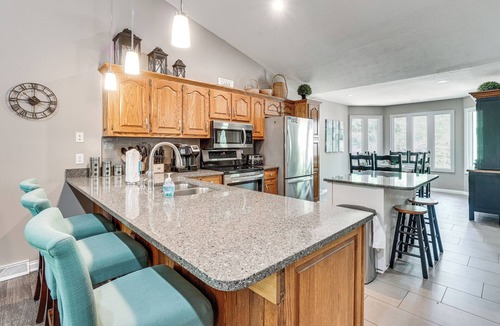 Byrdstown House | 2 Mi to Dale Hollow Lake! 'Shadowood' Group Escape