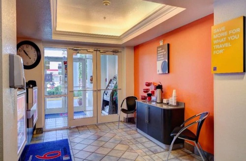 El Reno Apartment | 2 Queen Beds | Smoking