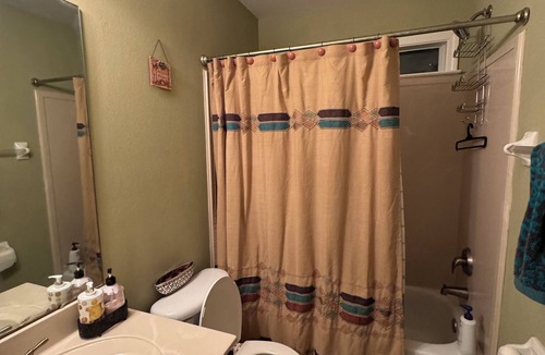 Gray's Creek House | 2 Rooms in a house in charming Memphis with treadmill, AC, WiFi, TV, coffee,