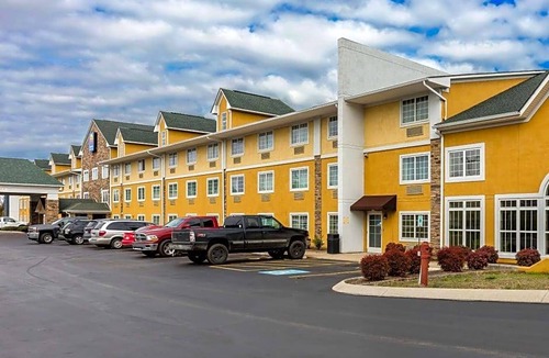 Antioch Hotel | 2-Star Hotel ∙ Comfort Inn & Suites Nashville-Antioch