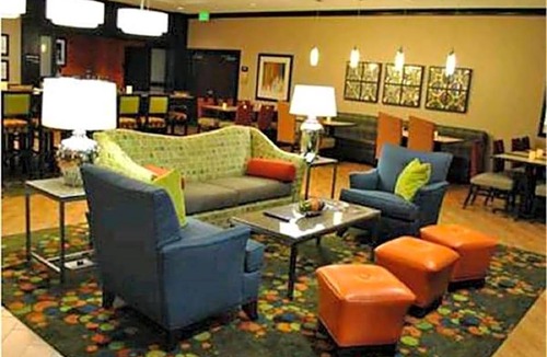 Evansville Hotel | 2-Star Hotel ∙ Hampton Inn Evansville Airport