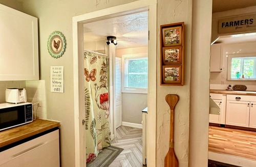 Steelville Cabin | 20 Acre Cabin Near River - Perfect Float Trip Stay - Sleeps up to 7