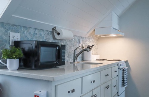 Hendersonville Apartment | 20 minutes to Nashville! Boats welcome! Gorgeous private loft apt with boat dock