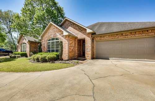 Fayetteville House | 209 m² House ∙ 3 bedrooms ∙ 6 guests