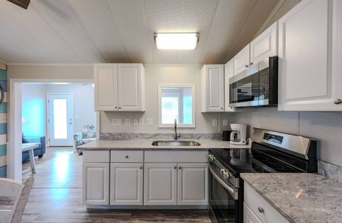 Myrtle Beach Cabin | 2925 Crater Lake Interior- Sleeps 8