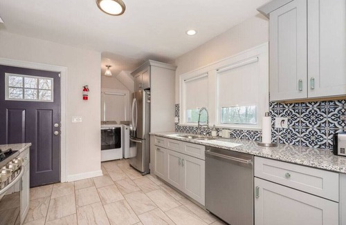 Kansas City Apartment | 2BR | 2 Private Baths | Extended Stays