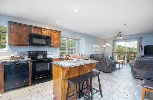 Indian Point Condo | 2BR Condo | Lake Views | Walk-In Access