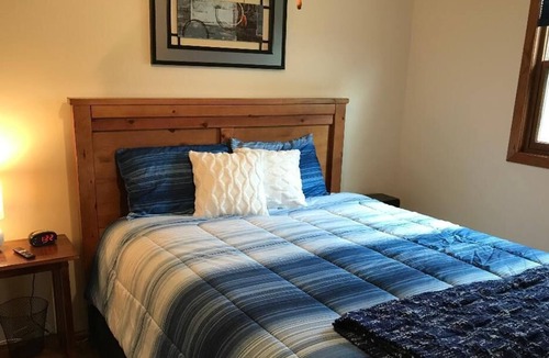 Bellevue House | 3 BEDROOM, 1 & 1/4 BATHS. WALKING DISTANCE TO MISSISSIPPI RIVER & COLE PARK