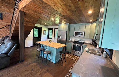 Chatfield Cabin | 3-bedroom cabin in beautiful chosen valley of Chatfield.