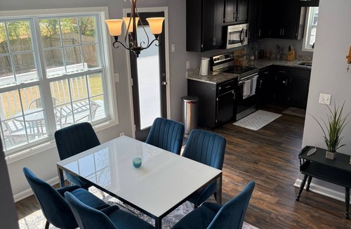 Blackwells House | 3-bedroom Charming House in Fabulous Marietta Great Backyard, quiet and relax!