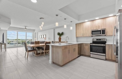 Island Estate Condo | 3-bedroom condo with optional boat slip. Walk to Clearwater Beach.