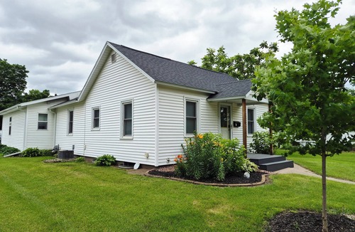 Prairie Du Chien House | 3-bedroom house in terrific Prairie du Chien with cool vibes