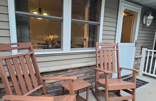 Decorah House | 3-bedroom house in Decorah: Sleeps 12, hot tub, close to river and bike trails