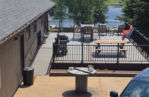 Holcombe House | 3-bedroom house on Chippewa River/Lake Holcombe perfect for relaxing getaways