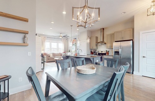 Haynes Area House | 3 bedroom house, on the river, over looking the Nashville skyline, with firepit!
