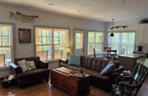 Sparta House | 3 bedroom house on the river in Sparta, TN close to many waterfalls
