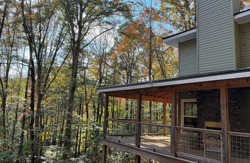 Sparta House | 3 bedroom house on the river in Sparta, TN close to many waterfalls