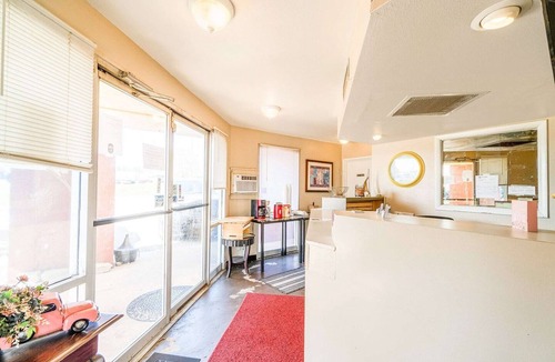 Chickasha Apartment | 3 Full Bed | Non-Smoking