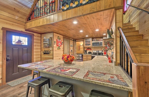 Hot Springs Cottage | 3 Mi to Lake Hamilton: 'tree Top Cabin'