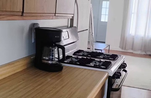 Plainfield Apartment | 30 day min. Traveling professionals welcome