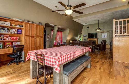 Kingston Cabin | 3Bdrm Texoma Near Marina Firepit Pool Table & More