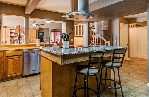 Kingston Cabin | 3Bdrm Texoma Near Marina Firepit Pool Table & More
