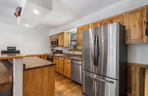 Branson House | 4 Bears Lodge at Edgewater - Entire Lodge 6 Rooms
