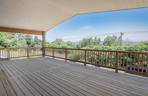 Winona House | 4-bedroom house in peaceful Winona with WiFi, AC. Relax and unwind