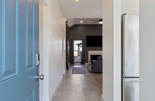 Hurwood Heights House | 4 Bedroom Nashville Home Safe Neighborhood with Parking near Nash Hotspots