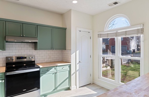 Hurwood Heights House | 4 Bedroom Nashville Home Safe Neighborhood with Parking near Nash Hotspots